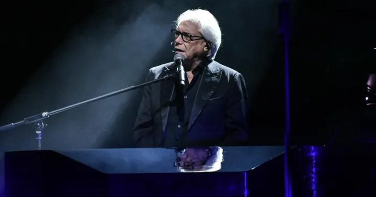 Nino D’Angelo: Una Serata Indimenticabile al Stadio Diego Armando Maradona