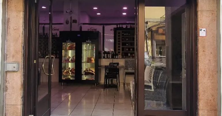 Furto nella Macelleria “Le Carni” a Torre Annunziata: Solidarietà e Misure di Sicurezza