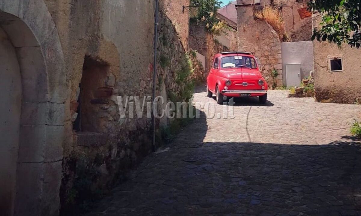 FIAT 500, il raduno di Palomonte ”Regalami un sorriso”