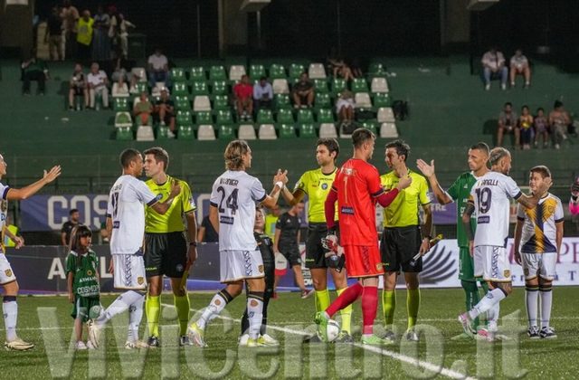 Avellino – Juve Stabia (3-1): Le foto dei protagonisti in campo e dei tifosi gialloblù