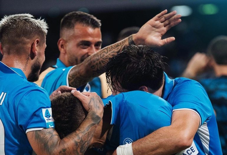 Napoli-Bologna 3-0, prima vittoria per Conte