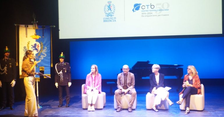 Brescia in festa per il Teatro “Borsoni”, che fiorisce in una zona problematica della città