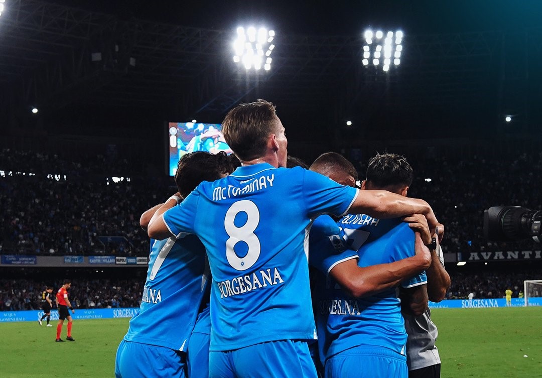 Napoli capolista! Monza ko 2-0