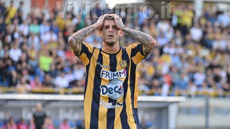 IL MORSO DELLA VESPA. Lo Stabia cade con la Reggiana. La griglia Playoff si deciderà solo con la Samp