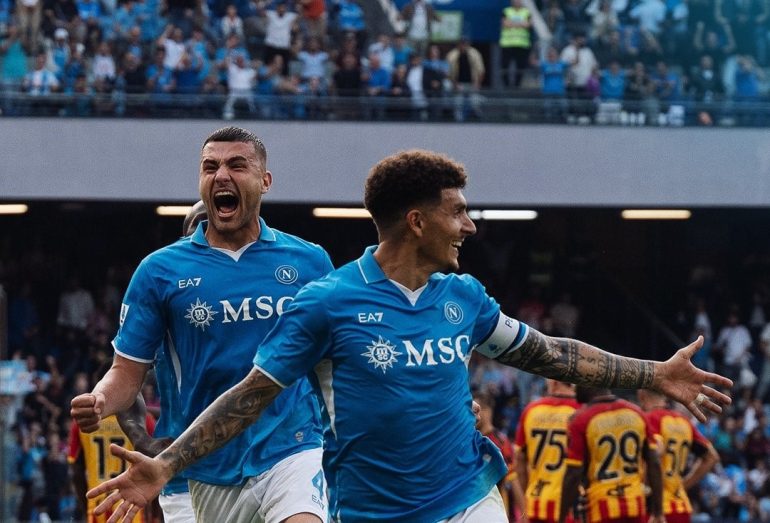 Il Napoli soffre ma non si ferma: Lecce battuto 1-0