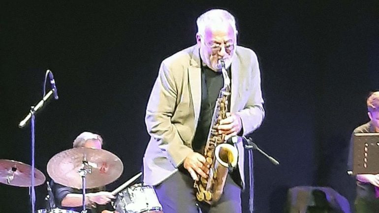 Giancarlo Giannini al Teatro Supercinema in “Penziere e Musica” con la Marco Zurzolo Band