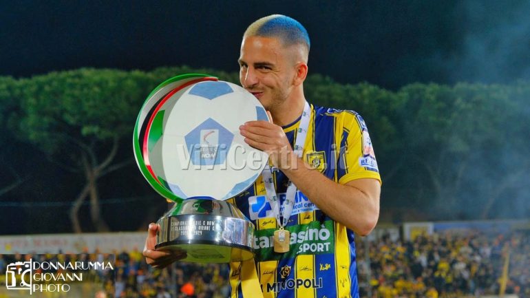 Juve Stabia, Davide Buglio una vita da mediano al servizio del centrocampo gialloblù