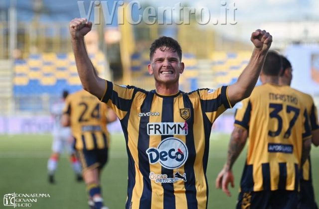 Juve Stabia, Adorante: “Daremo tutto per centrare i playoff. I miei sogni? L’Inter e la Nazionale”