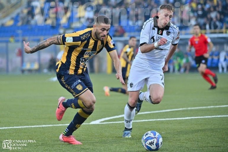 Juve Stabia, Gabriele Artistico approda allo Spezia per un destino che si intreccerà di nuovo con le Vespe