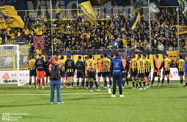 Juve Stabia: il calciomercato infiamma il mese di gennaio 2025, mentre le vespe si preparano a sfide cruciali