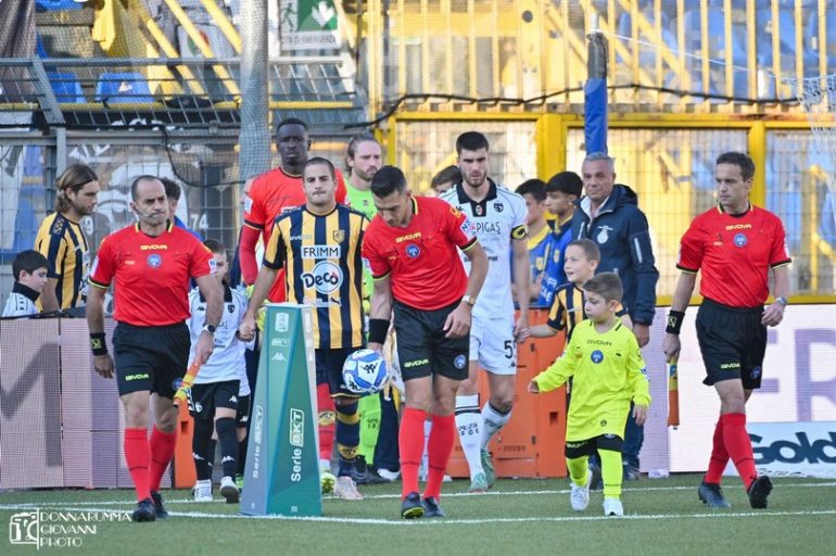 Juve Stabia inizio d’anno da brividi: Le Vespe pronte a pungere lo Spezia