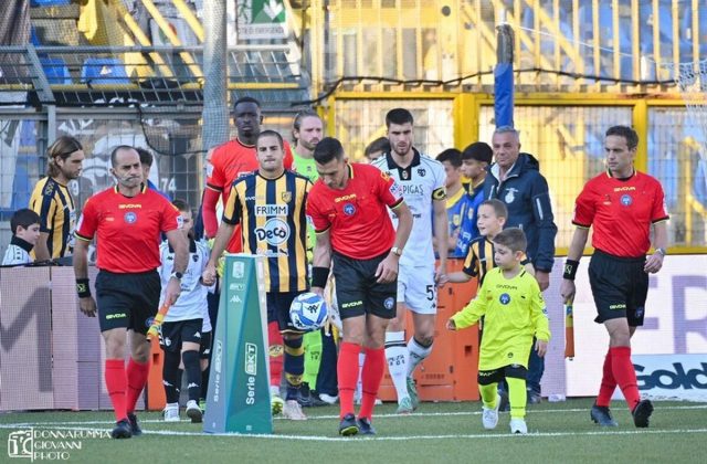 Juve Stabia – Spezia (0-3): Le foto dei protagonisti in campo e del pubblico presente