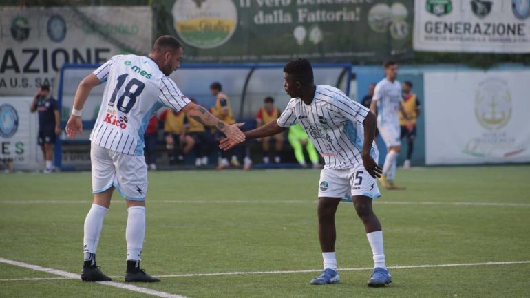 Virtus Stabia, un capolavoro di rimonta: Doukoure trascina i biancoazzurri alla vittoria