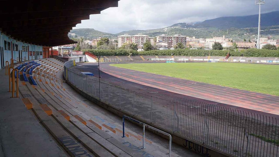 Salerno chiama Eboli risponde: Se preferite la Juve Stabia chiama ed i cugini della Virtus Stabia rispondono Salerno chiama Eboli risponde: Se preferite la Juve Stabia chiama ed i cugini della Virtus Stabia rispondono