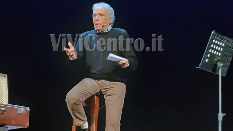 Enrico Montesano al Teatro Supercinema di Castellammare con Si fa presto a dire rassegna La stagione di Luca