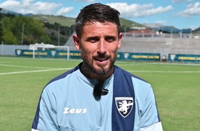 Juve Stabia – Frosinone, la storia dell’allenatore avversario: i ciociari puntano su l’ex Primavera Greco