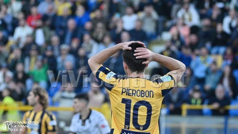 La Juve Stabia viene sconfitta dalla Reggiana al Mapei Stadium (2-1). Le pagelle dei gialloblù
