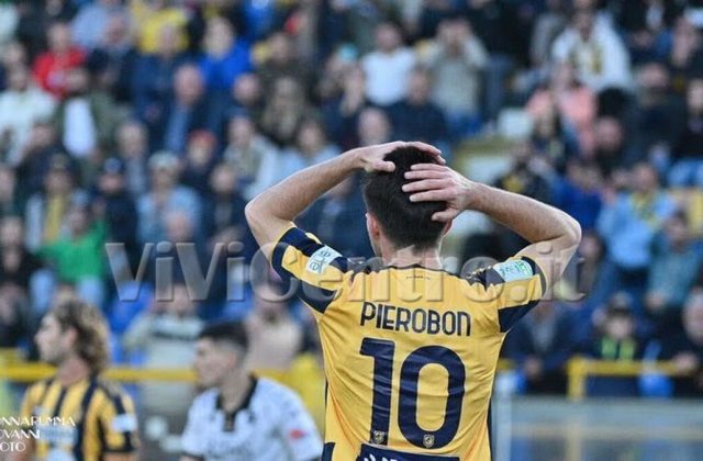 La Juve Stabia viene sconfitta dalla Reggiana al Mapei Stadium (2-1). Le pagelle dei gialloblù