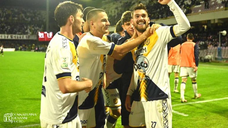 Juve Stabia, cuore e grinta: la ricetta per battere la Salernitana. L’Arechi ai piedi delle vespe! EDITORIALE