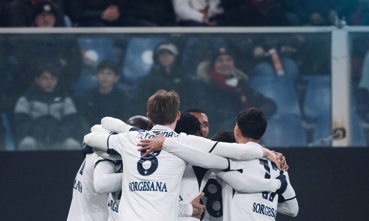 Il Napoli soffre nella ripresa, ma vince: Genoa battuto 2-1