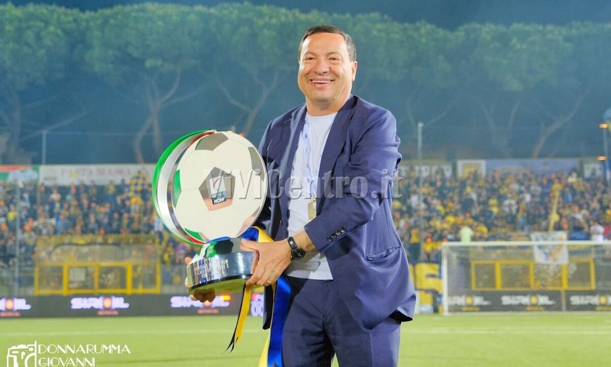 Juve Stabia, fine di un’era: l’emozionante addio di Andrea Langella