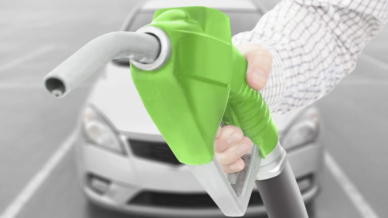 Transizione ecologica, motori al metanolo: funzionamento, chimica, vantaggi, svantaggi e impiego attuale