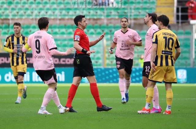 Juve Stabia ko: il Palermo sfrutta un errore e vince la gara. La sconfitta accende i riflettori sul mercato