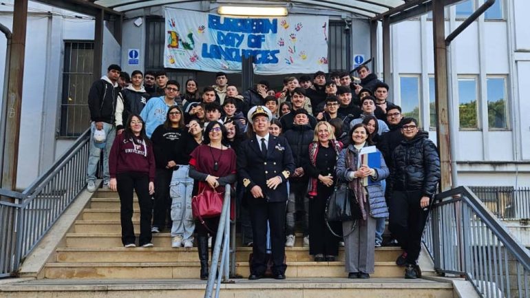 Gli studenti del Vitruvio di Castellammare incontrano La Capitaneria di Porto: Progetto “I Saperi del Mare”