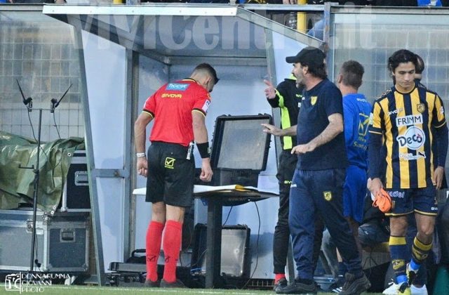 Juve Stabia – Bari (3-1): Vittoria macchiata comunque da decisioni arbitrali ancora una volta discutibili