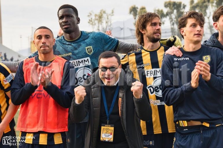 Juve Stabia – Modena: Al fischio finale la corsa liberatoria del Presidente Langella ha infiammato il Menti