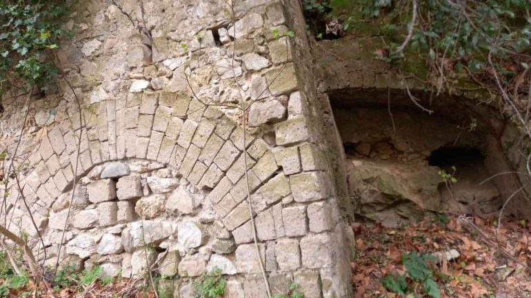 Ritrovati dai soci dell’Archeoclub d’Italia aps Stabiae i resti di un antico mulino medioevale