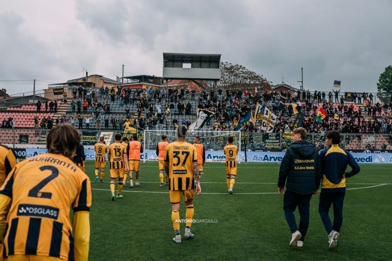 Il cuore Juve Stabia batte forte allo “Zini” di Cremona: Un pareggio e un punto che profumano di playoff