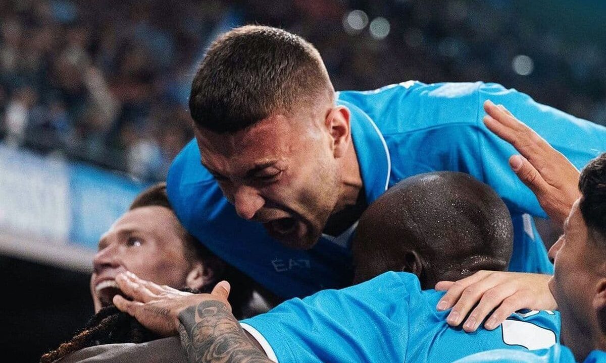 Il Napoli torna in testa alla classifica: Torino battuto 2-0