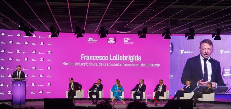 Vinitaly 2025, trionfo di promozione e internazionalizzazione: L’Italia del vino protagonista Mondiale