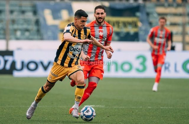 Juve Stabia, la corsa play off si ferma a Cremona: Le Vespe salutano il sogno Serie A ma con orgoglio