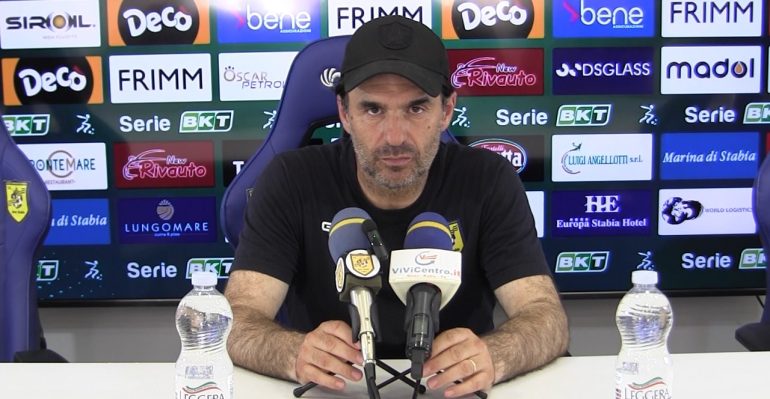 Juve Stabia, Pagliuca: “Pronti alla battaglia con la Cremonese. Spingiamo forte per il nostro sogno!”