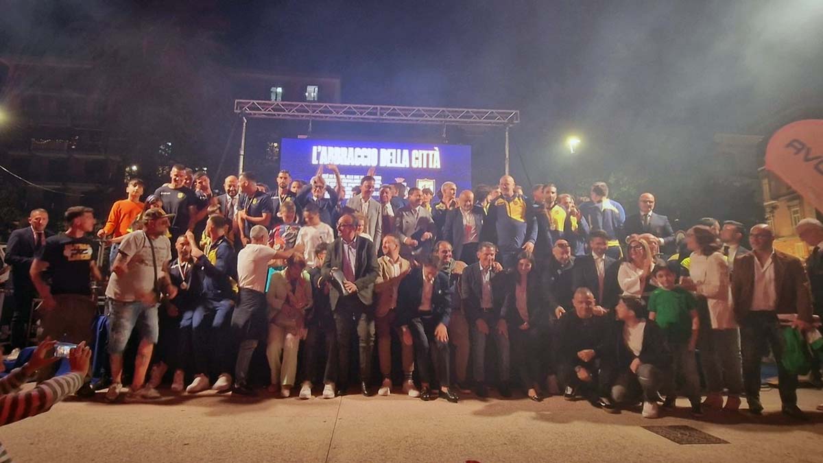 Juve Stabia Abbraccio Della Città