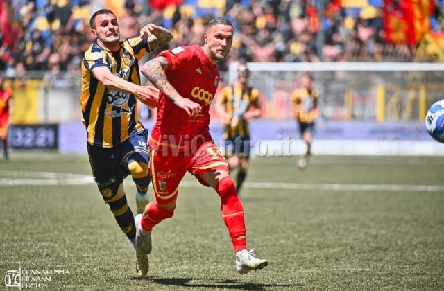 Serie B, Giudice Sportivo: Sgarbi (Juve Stabia) e Sersanti (Reggiana) appiedati per il prossimo turno