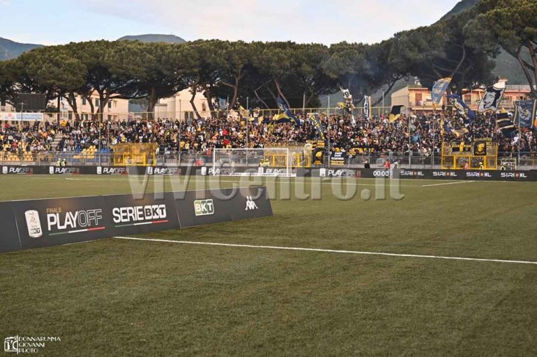 La Juve Stabia si schiera contro gli incivili per la Semifinale Playoff. Appello al rispetto delle regole