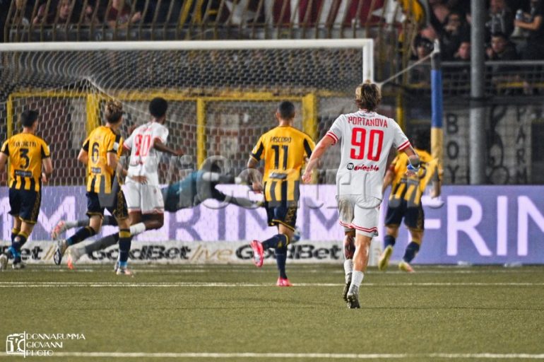 La Juve Stabia viene sconfitta dalla Reggiana al Romeo Menti: La decidono il lampo dei singoli