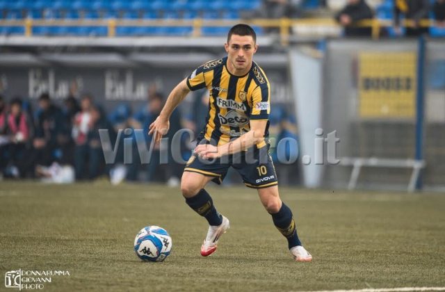 Juve Stabia, Christian Pierobon: L’ascesa inarrestabile del Guerriero del centrocampo Gialloblù