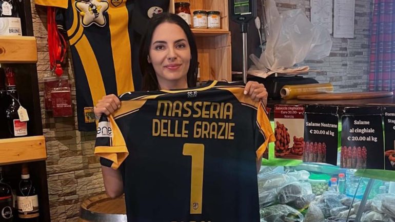 Juve Stabia, Marta Mari: La tifosa che vive in Brasile torna in città per respirare l’aria del sogno serie A