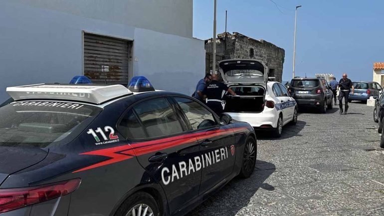 Castellammare di Stabia: Tolleranza Zero Contro Parcheggiatori Abusivi e Illegalità Estiva, 4 Denunciati