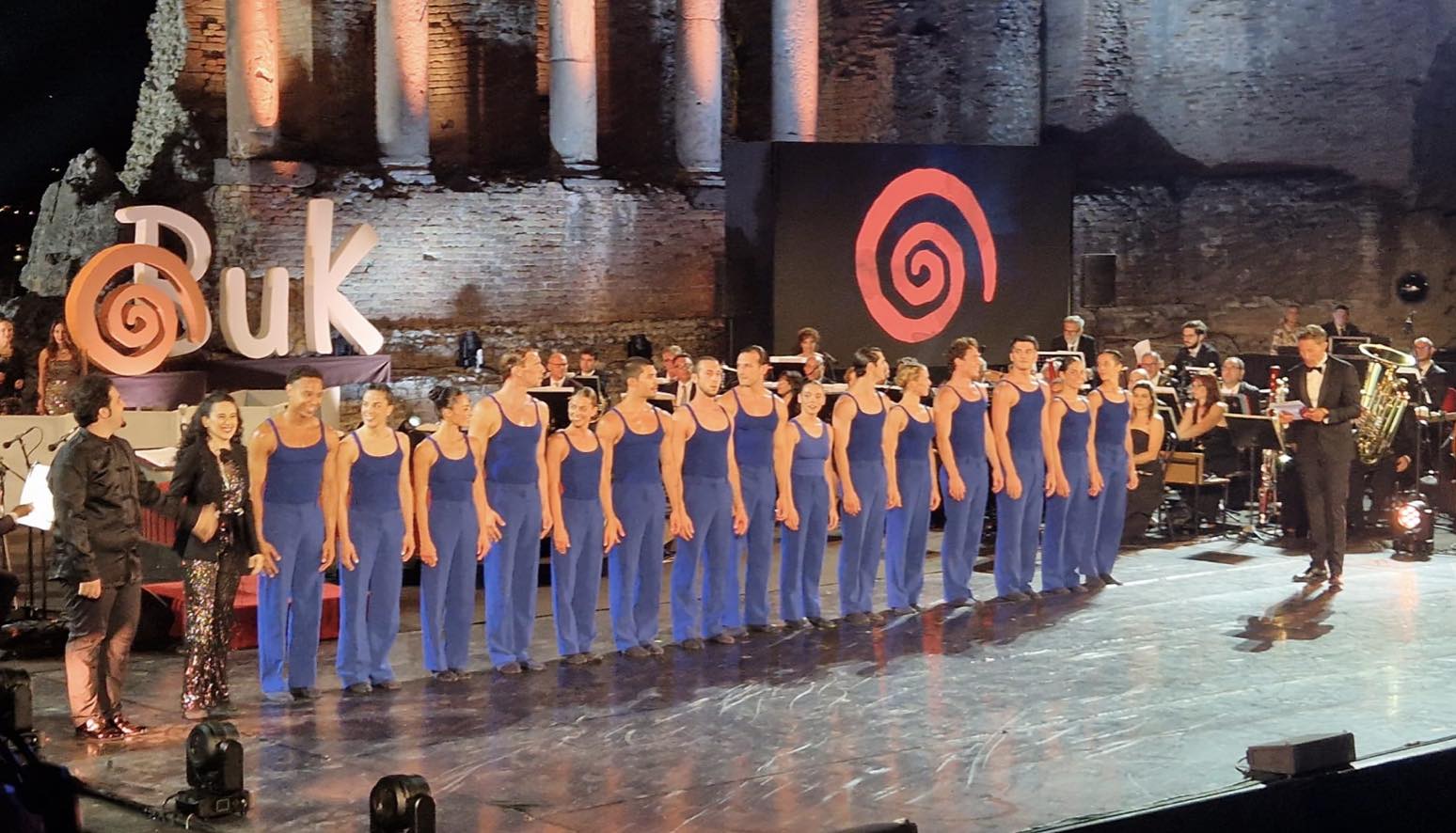 Taobuk 2025, quando le parole sanno ancora toccare il cuore Taobuk 2025, quando le parole sanno ancora toccare il cuore