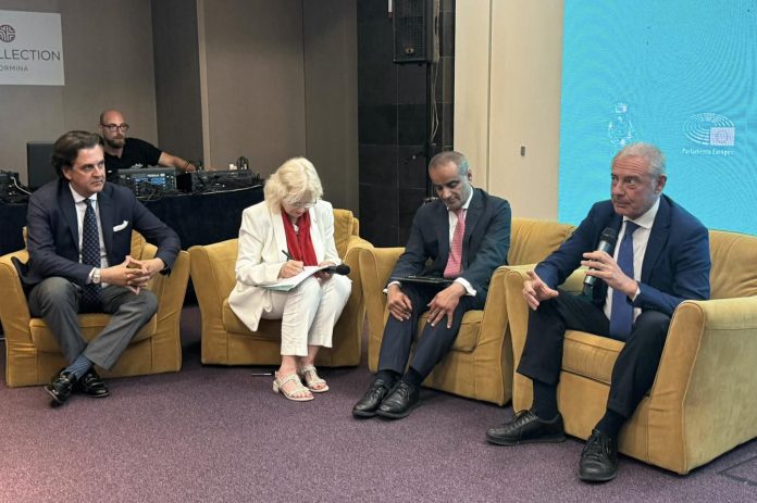 Un momento di Thinkingreen alla presenza del ministro Urso.