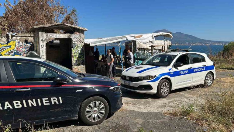 Castellammare di Stabia, stop agli abusi sul litorale, Vicinanza: Ben venga il pugno duro della magistratura
