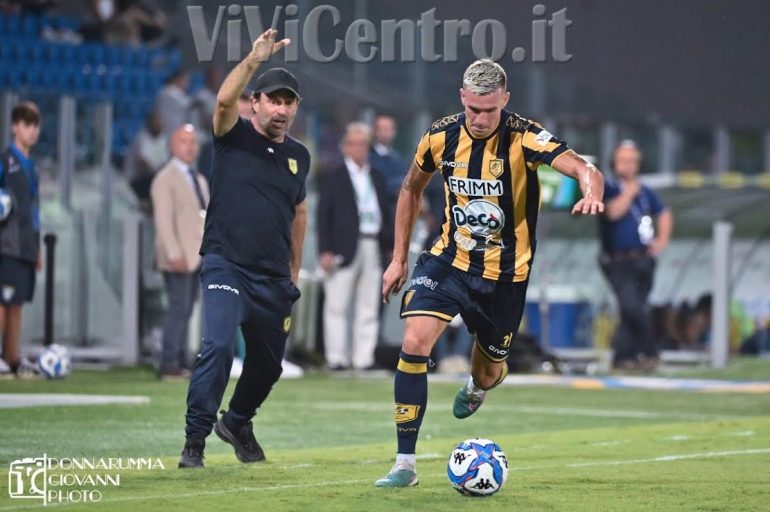 Juve Stabia, Cristian Andreoni al Crotone: Per i tifosi stabiesi è un passaggio indolore e senza rimpianti