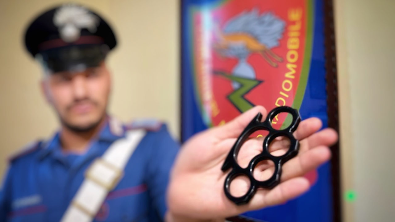 carabinieri castellammare di stabia TIRAPUGNI