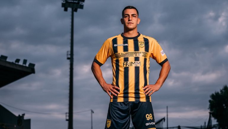 Juve Stabia, svelata la nuova maglia Givova per la Serie BKT 2025-2026: un connubio di storia e innovazione