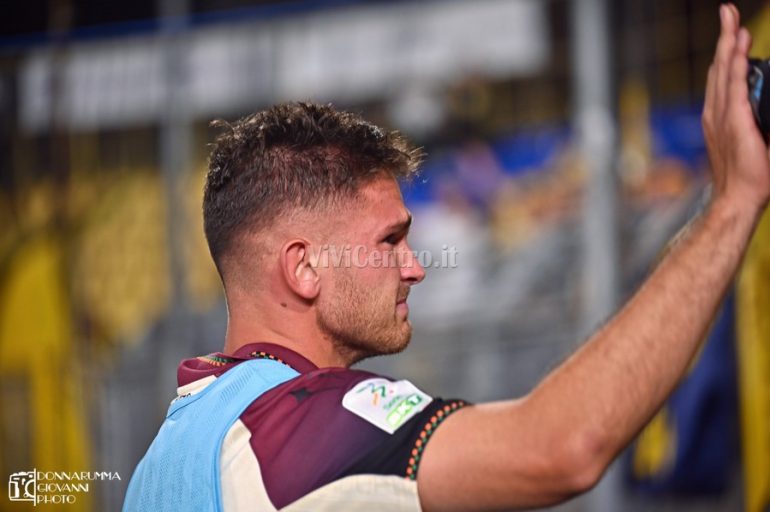 Juve Stabia – Venezia, L’abbraccio infinito: La notte in cui Adorante ha vinto la sua partita più importante